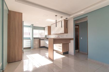 Apartamento para alugar com 2 quartos, 59m² em Tingui, Curitiba