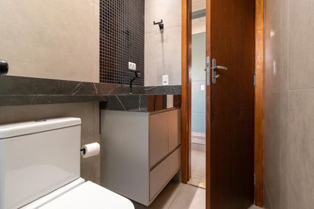 Banheiro Social de apartamento para alugar com 2 quartos, 59m² em Tingui, Curitiba