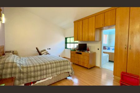 Suíte 2 de casa para alugar com 4 quartos, 300m² em Sumarezinho, São Paulo