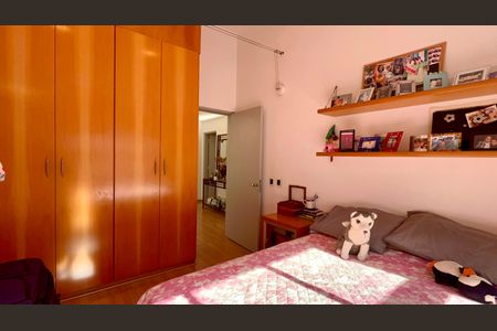 Casa de condomínio para alugar com 300m², 4 quartos e 2 vagas Casa de condomínio para alugar com 300m², 4 quartos e 2 vagasQuarto 1