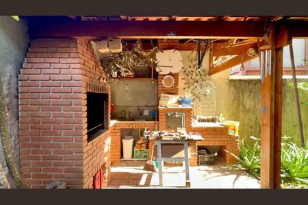 Casa de condomínio para alugar com 300m², 4 quartos e 2 vagas Casa de condomínio para alugar com 300m², 4 quartos e 2 vagasChurrasqueira