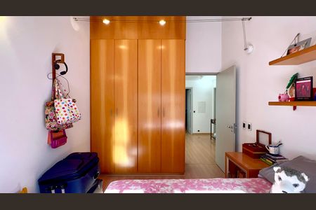 Casa de condomínio para alugar com 300m², 4 quartos e 2 vagas Casa de condomínio para alugar com 300m², 4 quartos e 2 vagasQuarto 1