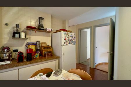 Casa de condomínio para alugar com 300m², 4 quartos e 2 vagas Casa de condomínio para alugar com 300m², 4 quartos e 2 vagasCopa