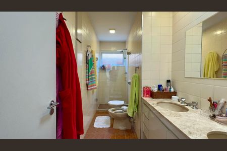Casa de condomínio para alugar com 300m², 4 quartos e 2 vagas Casa de condomínio para alugar com 300m², 4 quartos e 2 vagasBanheiro