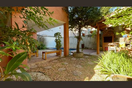 Casa de condomínio para alugar com 300m², 4 quartos e 2 vagas Casa de condomínio para alugar com 300m², 4 quartos e 2 vagasJardim