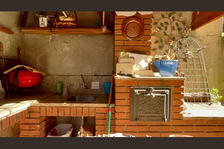 Casa de condomínio para alugar com 300m², 4 quartos e 2 vagas Casa de condomínio para alugar com 300m², 4 quartos e 2 vagasChurrasqueira