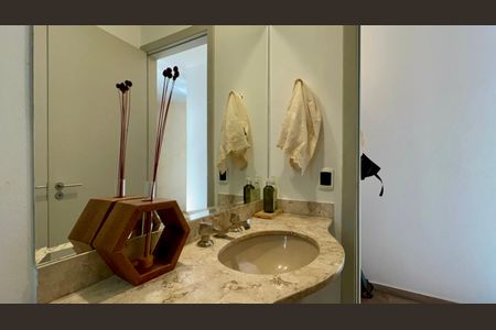 Casa de condomínio para alugar com 300m², 4 quartos e 2 vagas Casa de condomínio para alugar com 300m², 4 quartos e 2 vagasLavabo