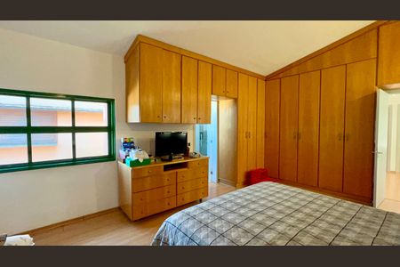 Casa de condomínio para alugar com 300m², 4 quartos e 2 vagas Casa de condomínio para alugar com 300m², 4 quartos e 2 vagasSuíte 2