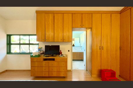 Casa de condomínio para alugar com 300m², 4 quartos e 2 vagas Casa de condomínio para alugar com 300m², 4 quartos e 2 vagasSuíte 2