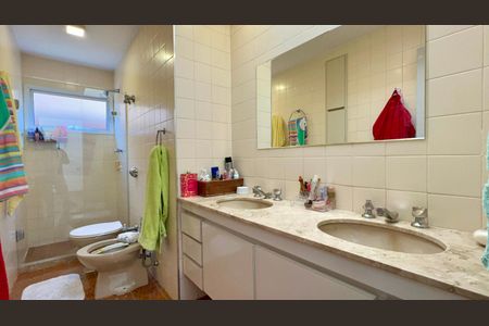 Casa de condomínio para alugar com 300m², 4 quartos e 2 vagas Casa de condomínio para alugar com 300m², 4 quartos e 2 vagasBanheiro