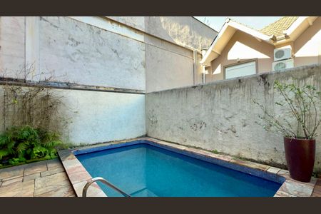 Casa de condomínio para alugar com 300m², 4 quartos e 2 vagas Casa de condomínio para alugar com 300m², 4 quartos e 2 vagasPiscina