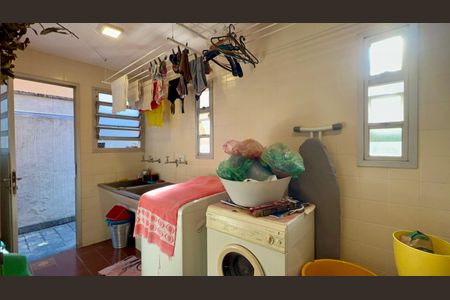 Área de Serviço de casa para alugar com 4 quartos, 300m² em Sumarezinho, São Paulo