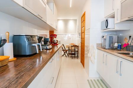 Apartamento à venda com 124m², 4 quartos e 1 vaga Apartamento à venda com 124m², 4 quartos e 1 vagaCozinha