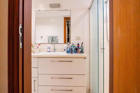Apartamento à venda com 124m², 4 quartos e 1 vaga Apartamento à venda com 124m², 4 quartos e 1 vagaBanheiro do Quarto 2