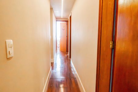 Apartamento à venda com 124m², 4 quartos e 1 vaga Apartamento à venda com 124m², 4 quartos e 1 vagaCorredor
