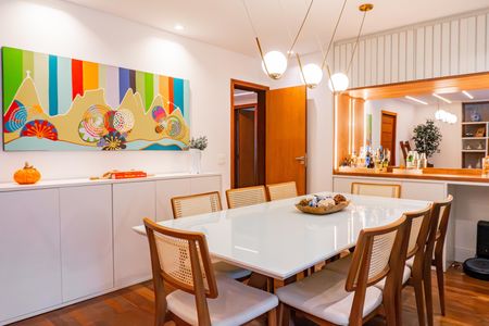 Apartamento à venda com 124m², 4 quartos e 1 vaga Apartamento à venda com 124m², 4 quartos e 1 vagaSala