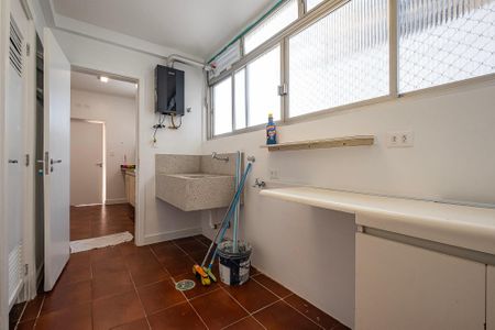 Área de Serviço de apartamento para alugar com 3 quartos, 137m² em Jardim Europa, São Paulo