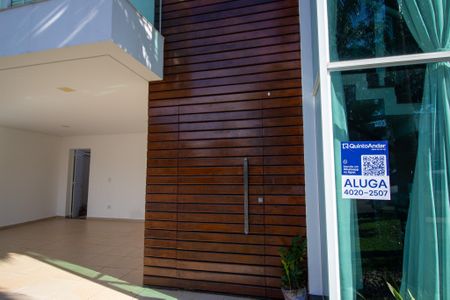 Casa de condomínio para alugar com 191m², 3 quartos e 4 vagasFachada