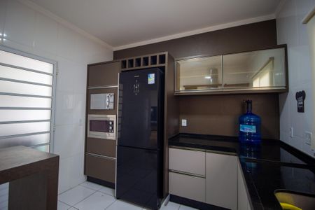 Casa de condomínio para alugar com 191m², 3 quartos e 4 vagasCozinha 