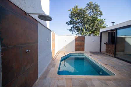 Casa de condomínio para alugar com 191m², 3 quartos e 4 vagasPiscina