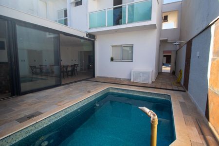 Casa de condomínio para alugar com 191m², 3 quartos e 4 vagasPiscina