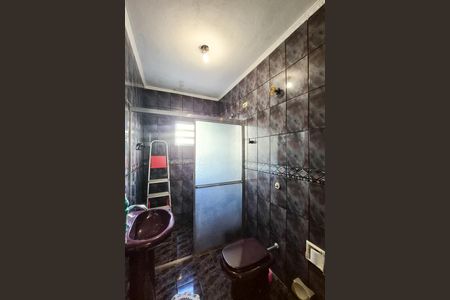 Casa à venda com 187m², 3 quartos e 2 vagas Casa à venda com 187m², 3 quartos e 2 vagasBanheiro Social 2