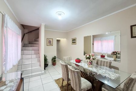 Casa à venda com 187m², 3 quartos e 2 vagas Casa à venda com 187m², 3 quartos e 2 vagasSala