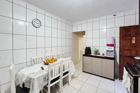Casa à venda com 187m², 3 quartos e 2 vagas Casa à venda com 187m², 3 quartos e 2 vagasCozinha