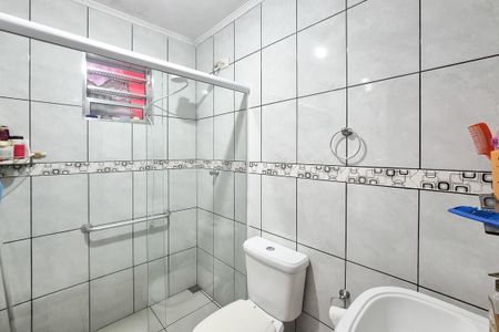 Casa à venda com 187m², 3 quartos e 2 vagas Casa à venda com 187m², 3 quartos e 2 vagasBanheiro Social 1