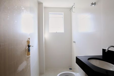 Banheiro da Suíte de apartamento à venda com 2 quartos, 51m² em Santo Andre, Belo Horizonte