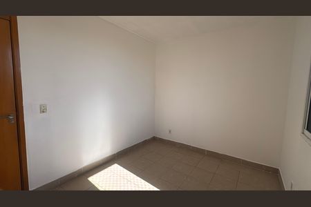 Quarto 2 de apartamento para alugar com 2 quartos, 48m² em Moinho dos Ventos, Goiânia