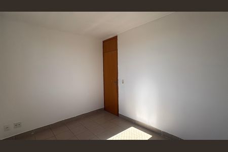Quarto 2 de apartamento para alugar com 2 quartos, 48m² em Moinho dos Ventos, Goiânia