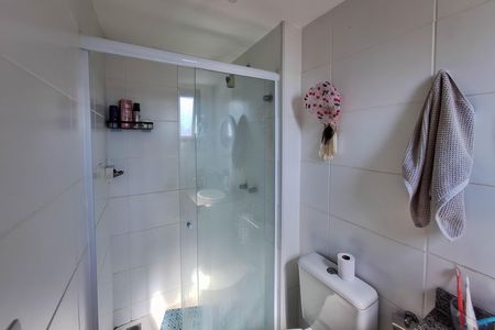 Apartamento para alugar com 65m², 2 quartos e 1 vaga Apartamento para alugar com 65m², 2 quartos e 1 vagaBanheiro da Suíte 1