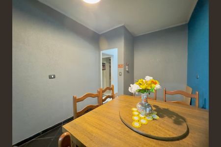 Casa para alugar com 64m², 2 quartos e 2 vagas