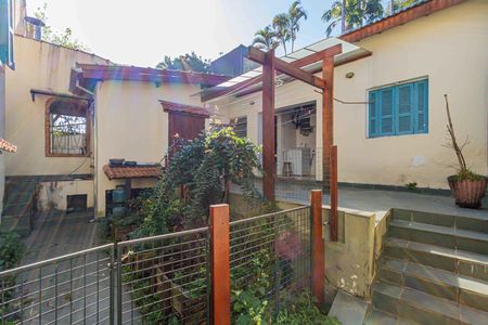 Quintal de casa para alugar com 4 quartos, 460m² em Alto da Lapa, São Paulo