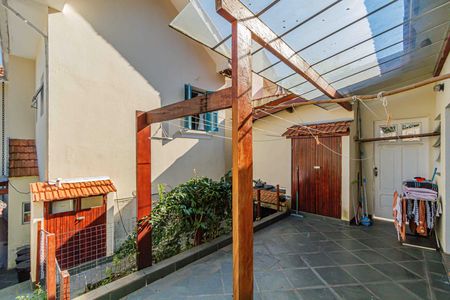 Quintal de casa para alugar com 4 quartos, 460m² em Alto da Lapa, São Paulo
