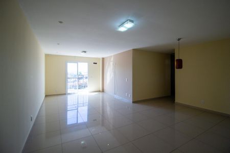 Apartamento para alugar com 118m², 3 quartos e 2 vagas Apartamento para alugar com 118m², 3 quartos e 2 vagasSala