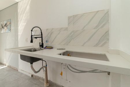 Apartamento para alugar com 37m², 2 quartos e sem vaga Apartamento para alugar com 37m², 2 quartos e sem vagaCozinha e Área de Serviço
