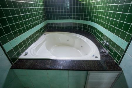 Casa para alugar com 349m², 3 quartos e 4 vagasBanheiro da Suíte 1