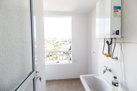 Área de Serviço de apartamento para alugar com 2 quartos, 48m² em Jardim Planalto, Carapicuíba