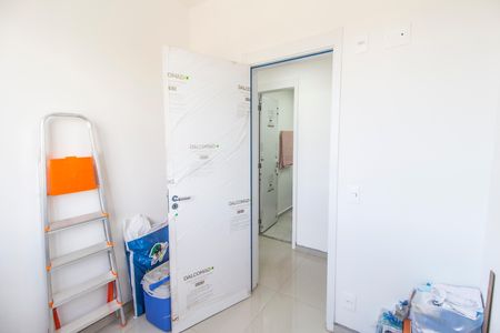 Quarto 2 de apartamento para alugar com 2 quartos, 48m² em Jardim Planalto, Carapicuíba