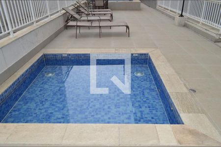 Apartamento à venda com 34m², 2 quartos e sem vaga Apartamento à venda com 34m², 2 quartos e sem vagaPiscina