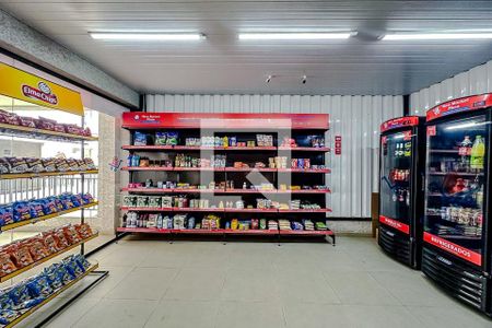 Apartamento à venda com 34m², 2 quartos e sem vaga Apartamento à venda com 34m², 2 quartos e sem vagaMini Mercado