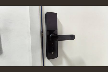 Apartamento à venda com 34m², 2 quartos e sem vaga Apartamento à venda com 34m², 2 quartos e sem vagaFechadura