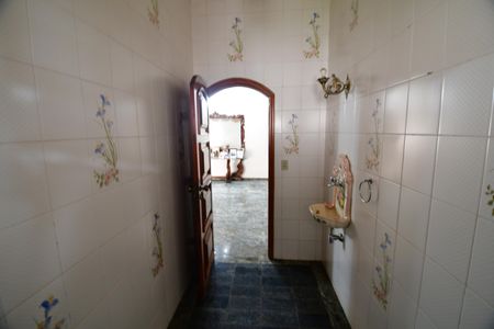 Casa para alugar com 500m², 4 quartos e 6 vagasLavabo