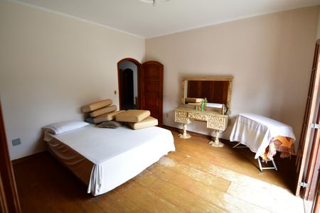 Casa para alugar com 500m², 4 quartos e 6 vagasQuarto 2 - Suíte