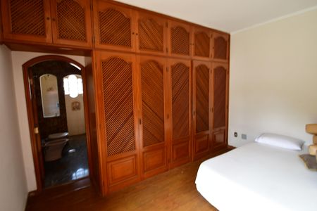 Casa para alugar com 500m², 4 quartos e 6 vagasQuarto 2 - Suíte