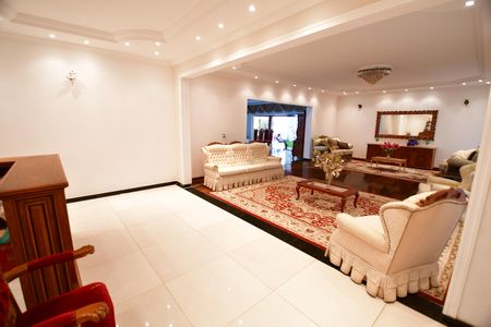 Casa para alugar com 500m², 4 quartos e 6 vagasSala