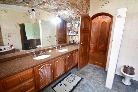 Casa para alugar com 500m², 4 quartos e 6 vagasBanheiro Suíte