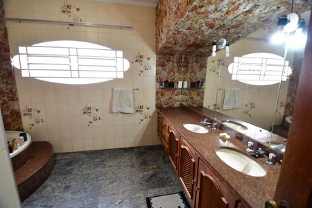 Casa para alugar com 500m², 4 quartos e 6 vagasBanheiro Suíte